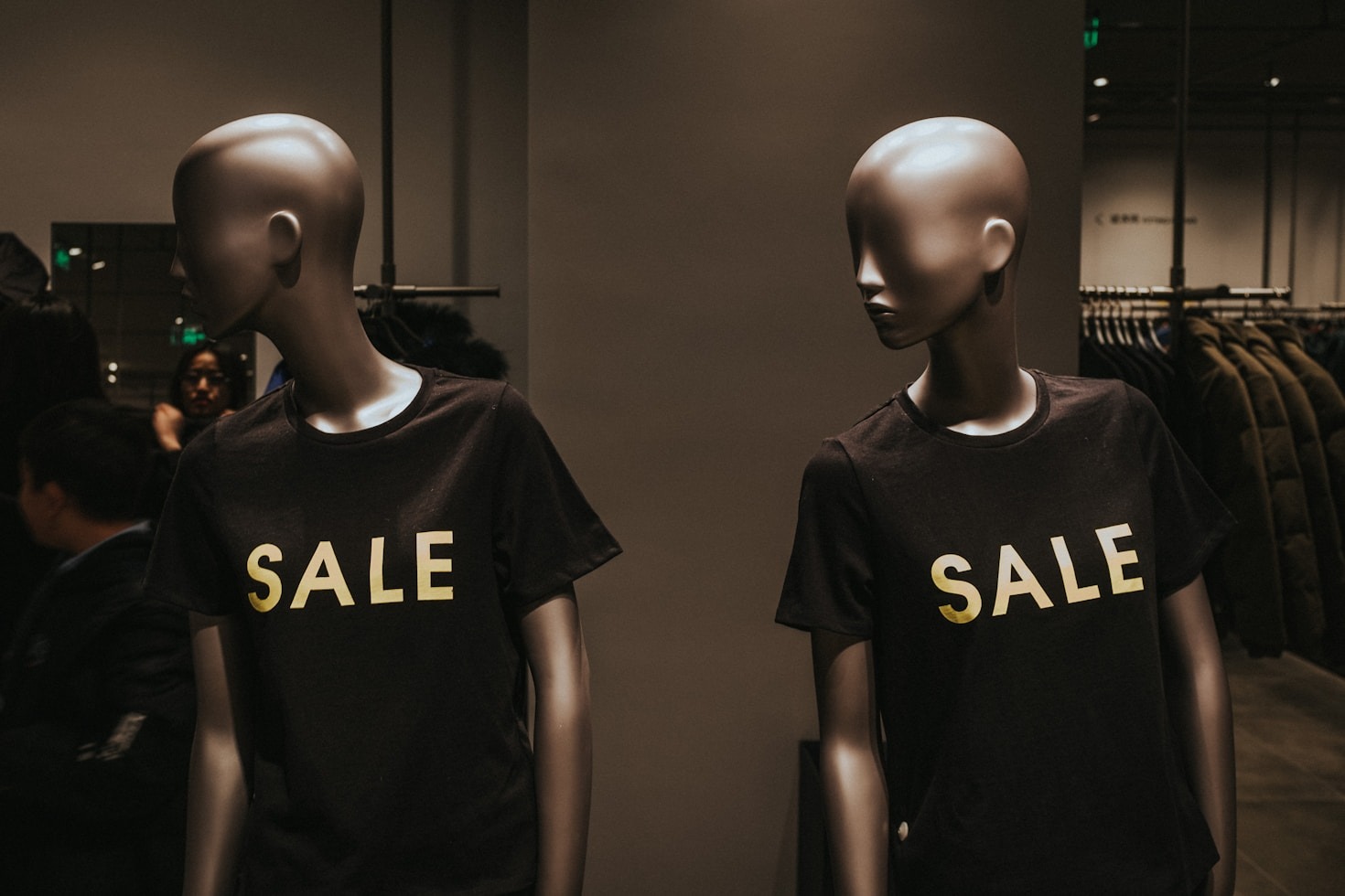 How to Maximize Savings While Shopping Outlets